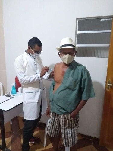 VACINAÇÃO CONTRA A COVID-19.