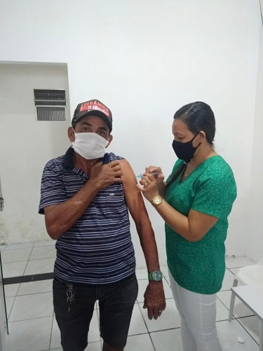 VACINAÇÃO CONTRA A COVID-19.