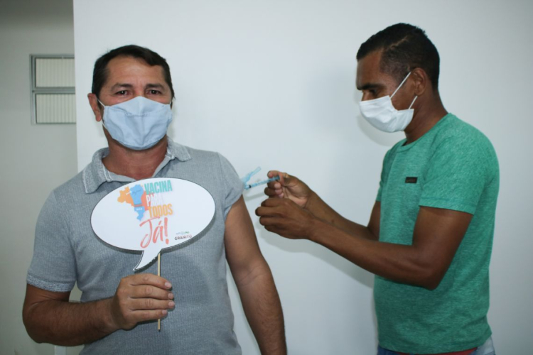 Vacinação COVID-19 - Profissionais da Educação.