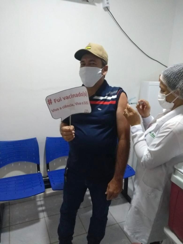 VACINAÇÃO CONTRA A COVID-19.