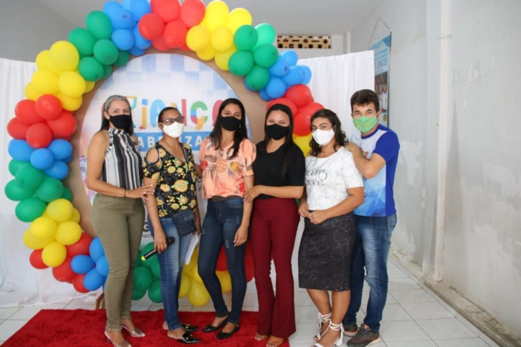 Formação do Currículo de Pernambuco para todos os Coordenadores e Professores da Educação Infantil e Anos iniciais.