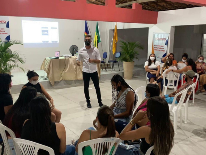 Registros das oficinas “Fatores para se desenvolver o empreendedorismo” e “WhatsApp Business” como ferramenta de trabalho para os empreendedores granitenses.