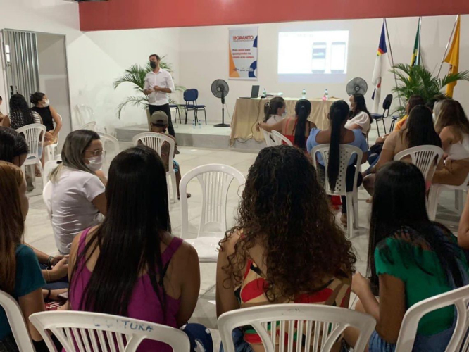 Registros das oficinas “Fatores para se desenvolver o empreendedorismo” e “WhatsApp Business” como ferramenta de trabalho para os empreendedores granitenses.