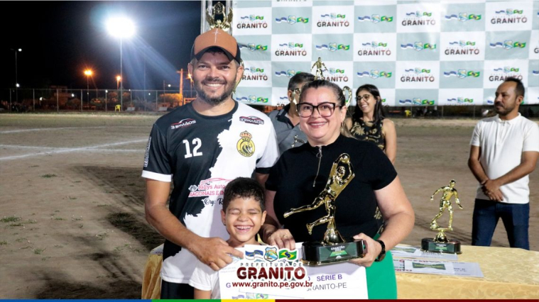 CAMPEONATO DE FUTEBOL DE CAMPO MOVIMENTA ESPORTE EM GRANITO.