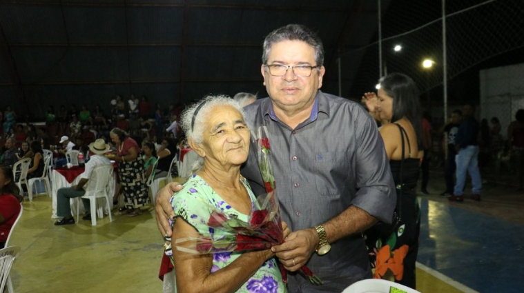 Registros do evento em prol do Dia Das Mães.