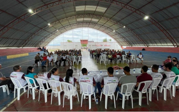GRANITO REÚNE FAMÍLIAS PARA ENCAMINHAMENTOS DO MORADIA LEGAL!