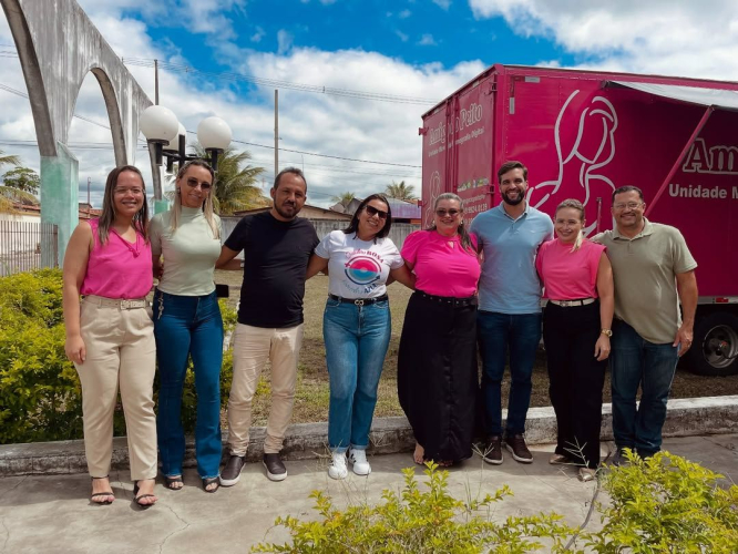 Carreta do “Amigos do Peito” realiza atendimentos em Granito