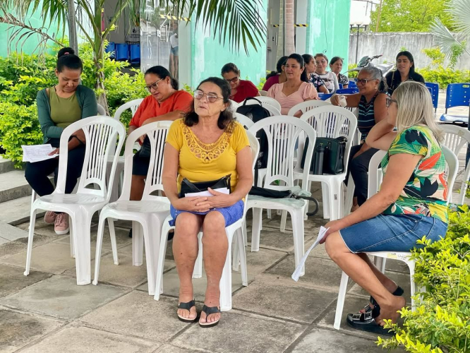 Carreta do “Amigos do Peito” realiza atendimentos em Granito