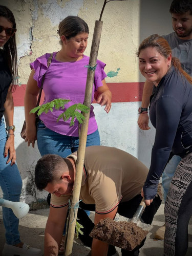 Granito realiza ação de arborização na Avenida José Saraiva Xavier com ampla participação da comunidade