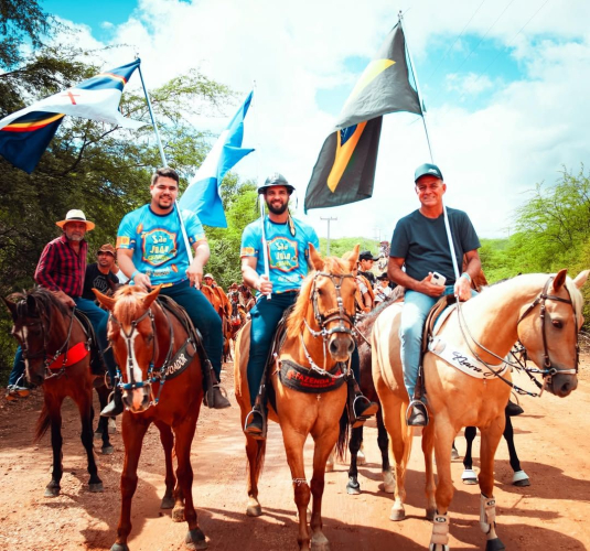 Cavalgada Rosalvo Xavier emociona público na programação do São João 2025 em Granito