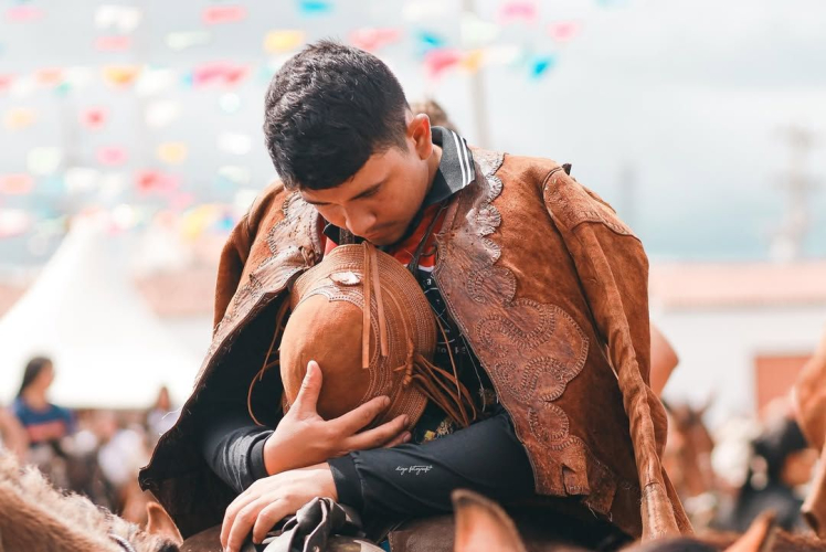 Cavalgada Rosalvo Xavier emociona público na programação do São João 2025 em Granito