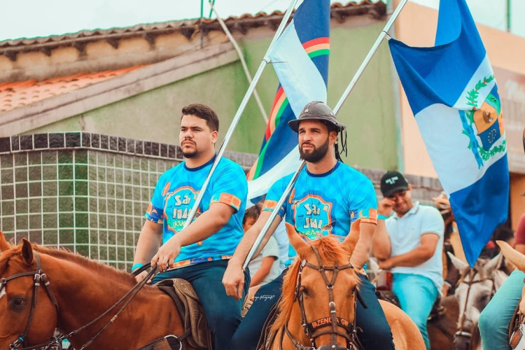 Cavalgada Rosalvo Xavier emociona público na programação do São João 2025 em Granito