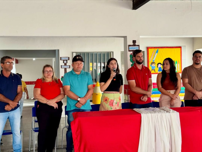 Governo Municipal de Granito assina ordem de serviço para cobertura da quadra da Escola Municipal Helena Lopes de Souza